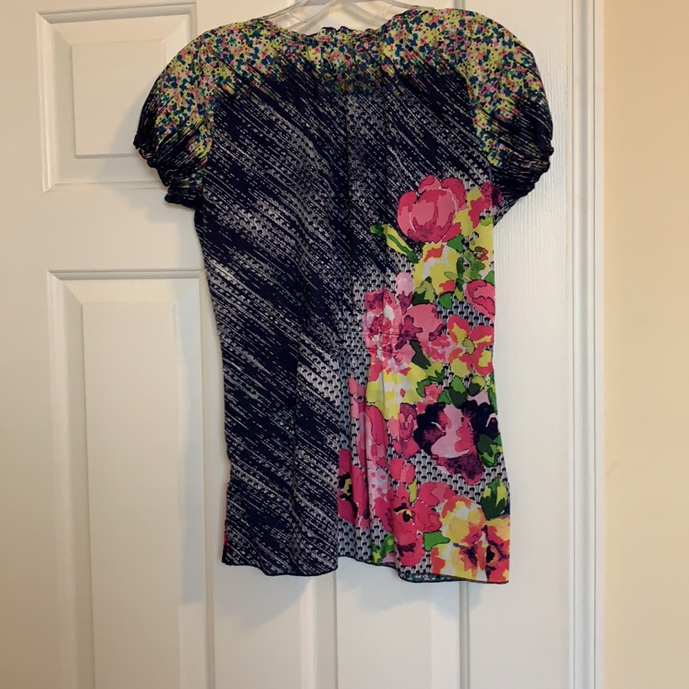 Scrub Top - Picture 2 of 2